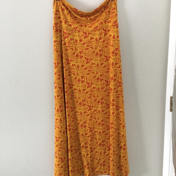 Lularoe Maci Skirt-SILKY Material 🖤SALE🖤 - Picture 1 of 2